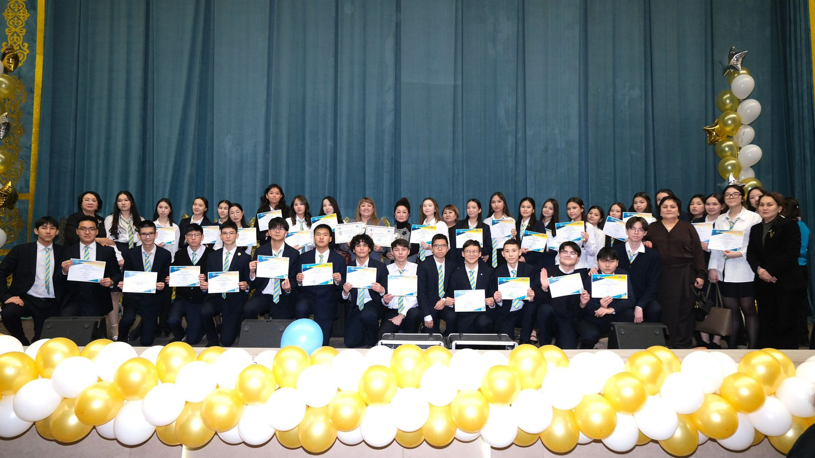 Бүгін Естай атындағы мәдениет сарайында республикалық пән олимпиадасының облыстық кезеңі жеңімпаздарының салтанатты марапаттау рәсімі өтті. 