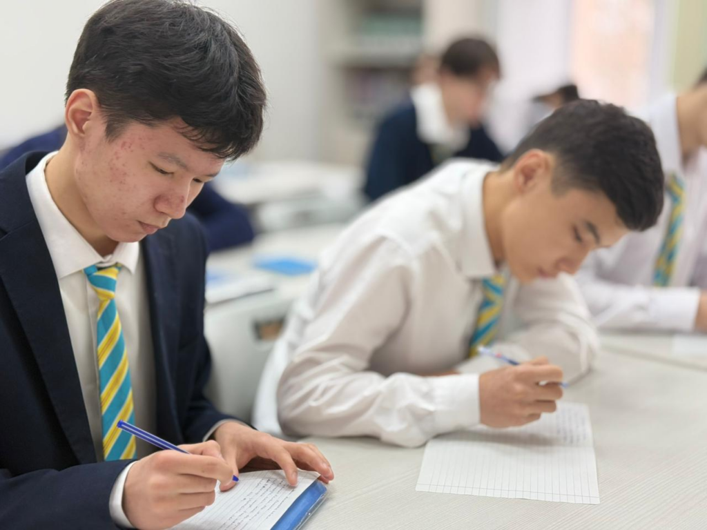 Эссе байқауы: «Мен болашақта ғалым боламын»